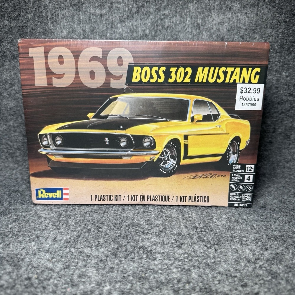 Revell Ford 1969 Boss 302 Mustang 1/25 Model Kit Plastic NEW FACTORY SEALED